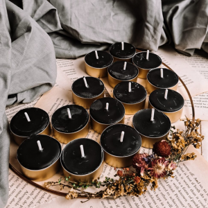 Queen Bee Black Tealight